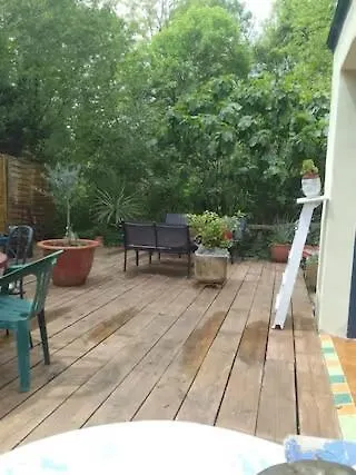 בית נופש Atypical House Garden Saint-Paulet-de-Caisson